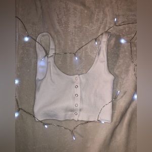 white button up tank 🤍🌷